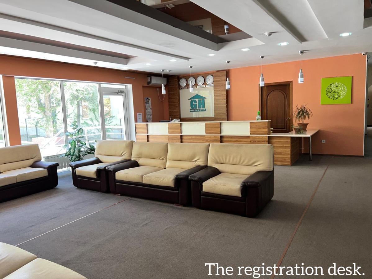 Green Hotel Atyraū Zewnętrze zdjęcie