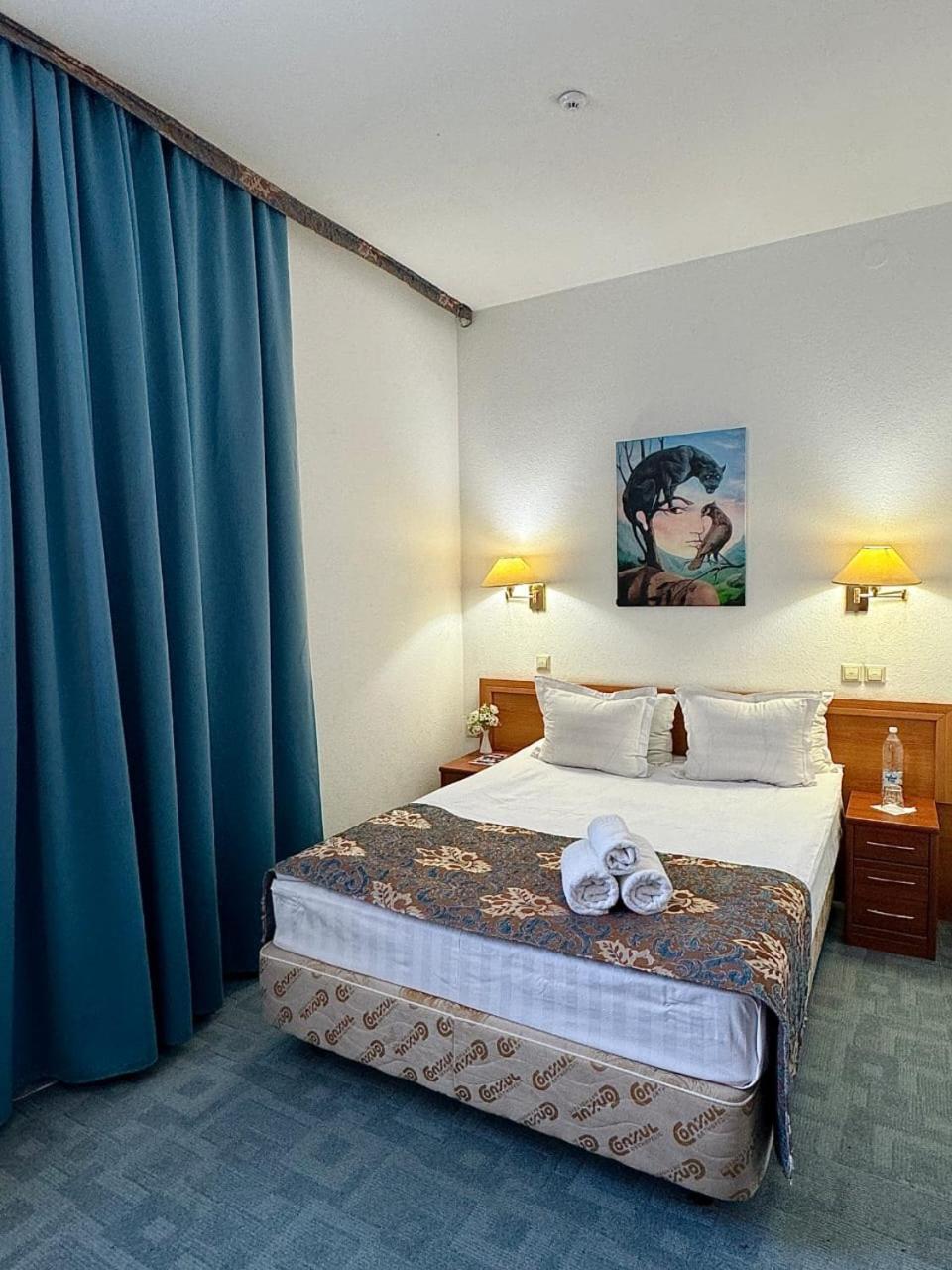 Green Hotel Atyraū Zewnętrze zdjęcie