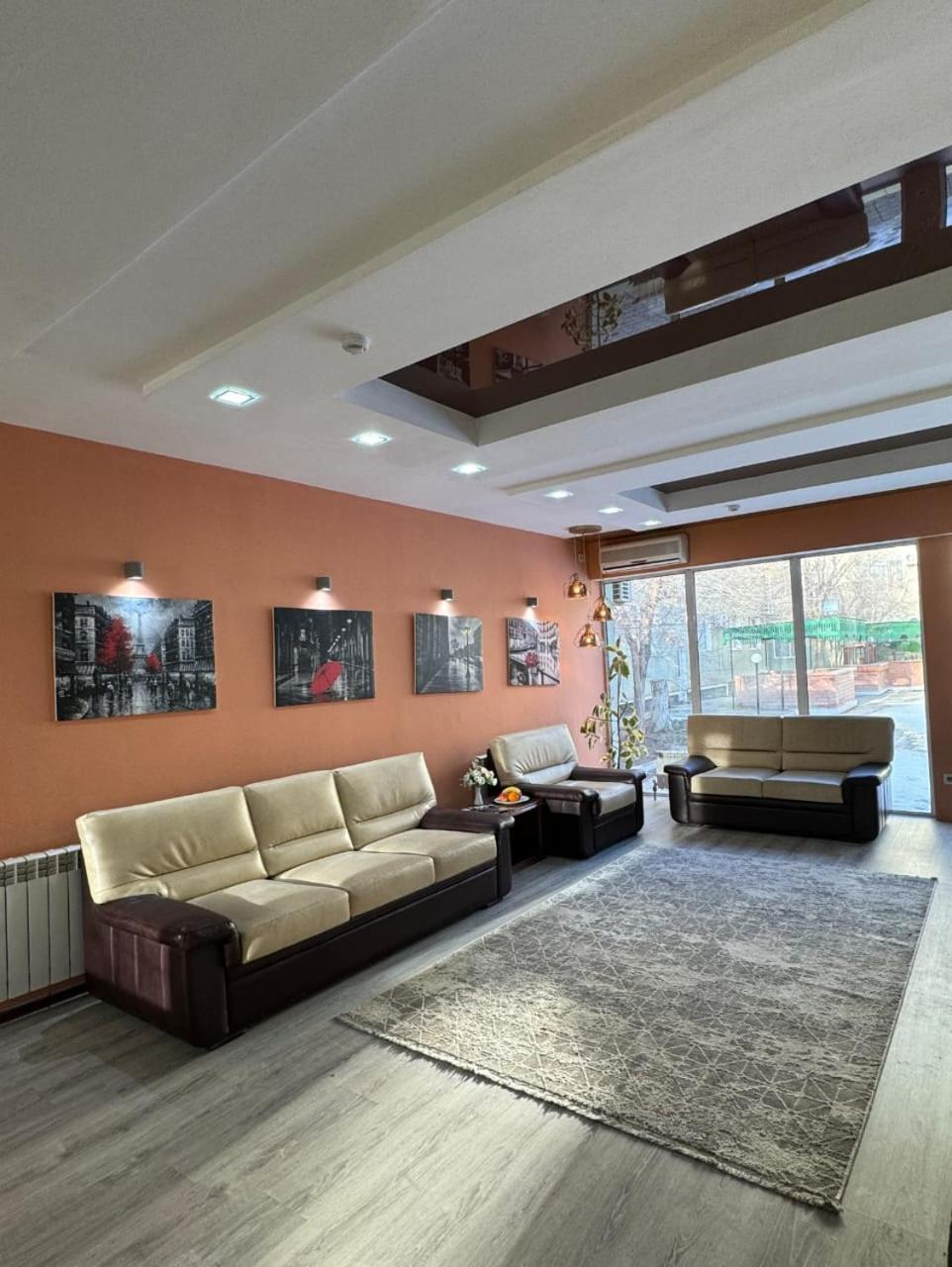 Green Hotel Atyraū Zewnętrze zdjęcie