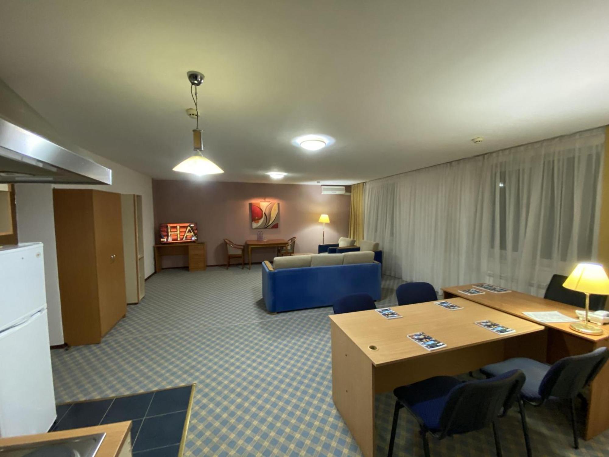 Green Hotel Atyraū Zewnętrze zdjęcie